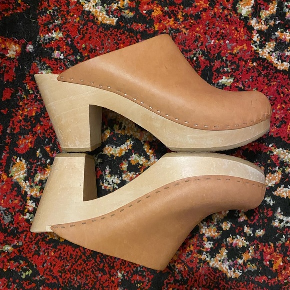 Bryr high heel Clogs in natural - Picture 2 of 4